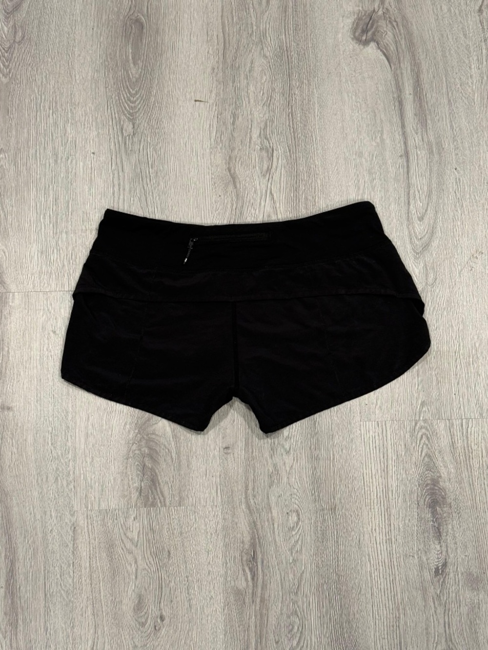 Lululemon Speed Up Low-Rise Lined Short | Black | Size 8. - Picture 4 of 9